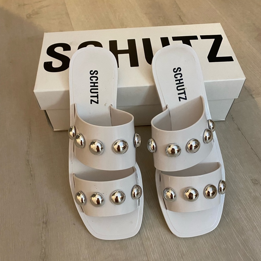 Schutz size 8B plastic/rubber sandals